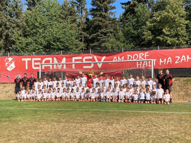 ★★ #FSVJugend – Der FC Bayern bringt Fans aus der ganzen Welt nach Steinsberg ★★