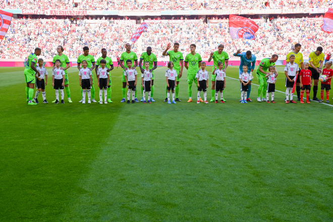 ★★ #FSVJugend – Hannes läuft mit den Stars in der Allianz Arena ein ★★